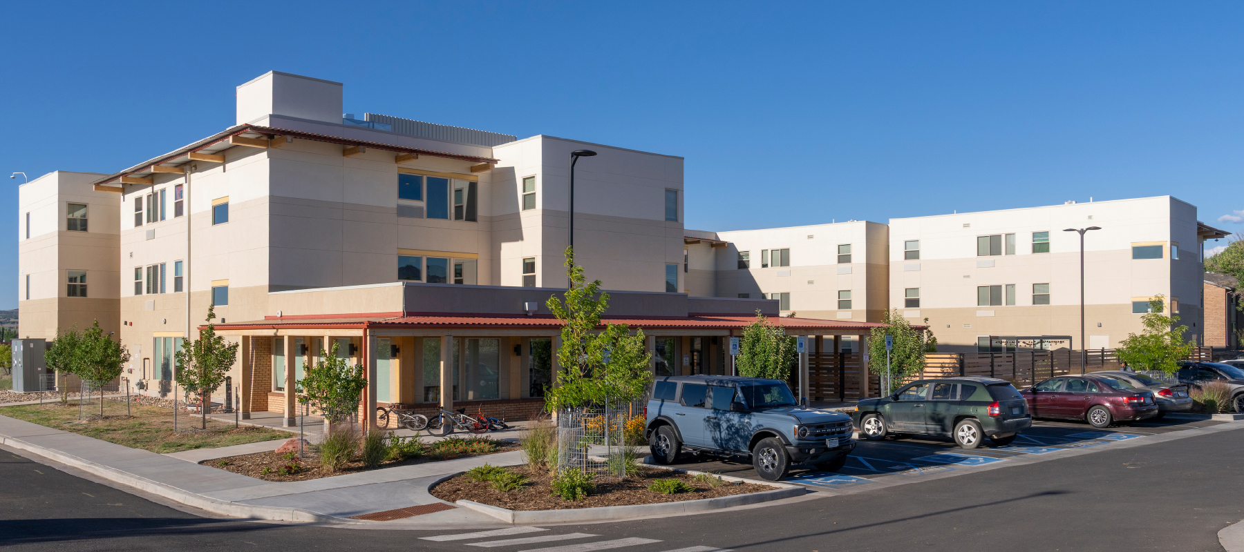Tawai Kaan Apartments exterior of building